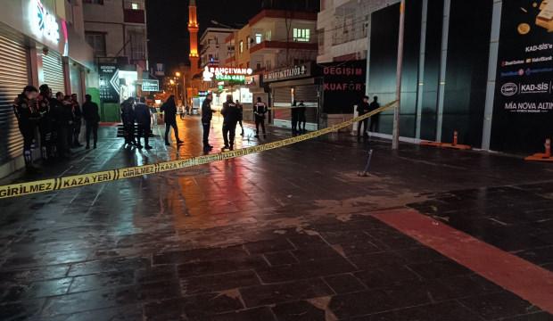 Peş peşe ş&uuml;pheli kadın &ouml;l&uuml;mleri! Biri evinde, diğeri iş yerinde bulundu