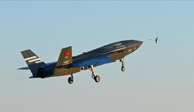 Sel&ccedil;uk Bayraktar KIZILELMA&rsquo;nın g&ouml;reve başlayacağı tarihi a&ccedil;ıkladı