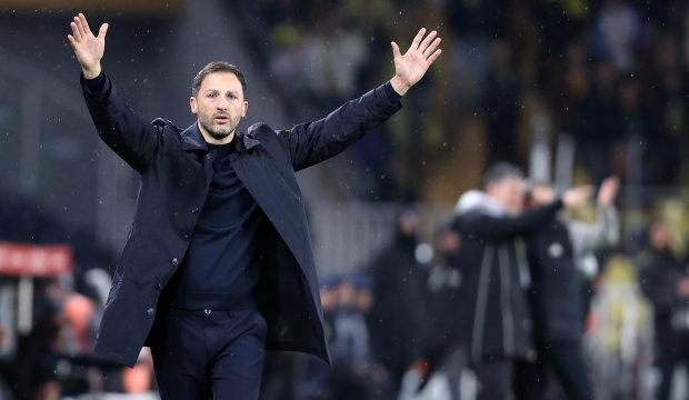 Tedesco ma&ccedil; biter bitmez duyurdu: 'İki yıldız UEFA listesinde yok'