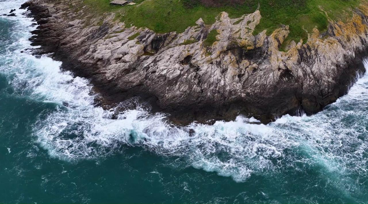 Şile Sahili'nde oluşan dev dalgalar