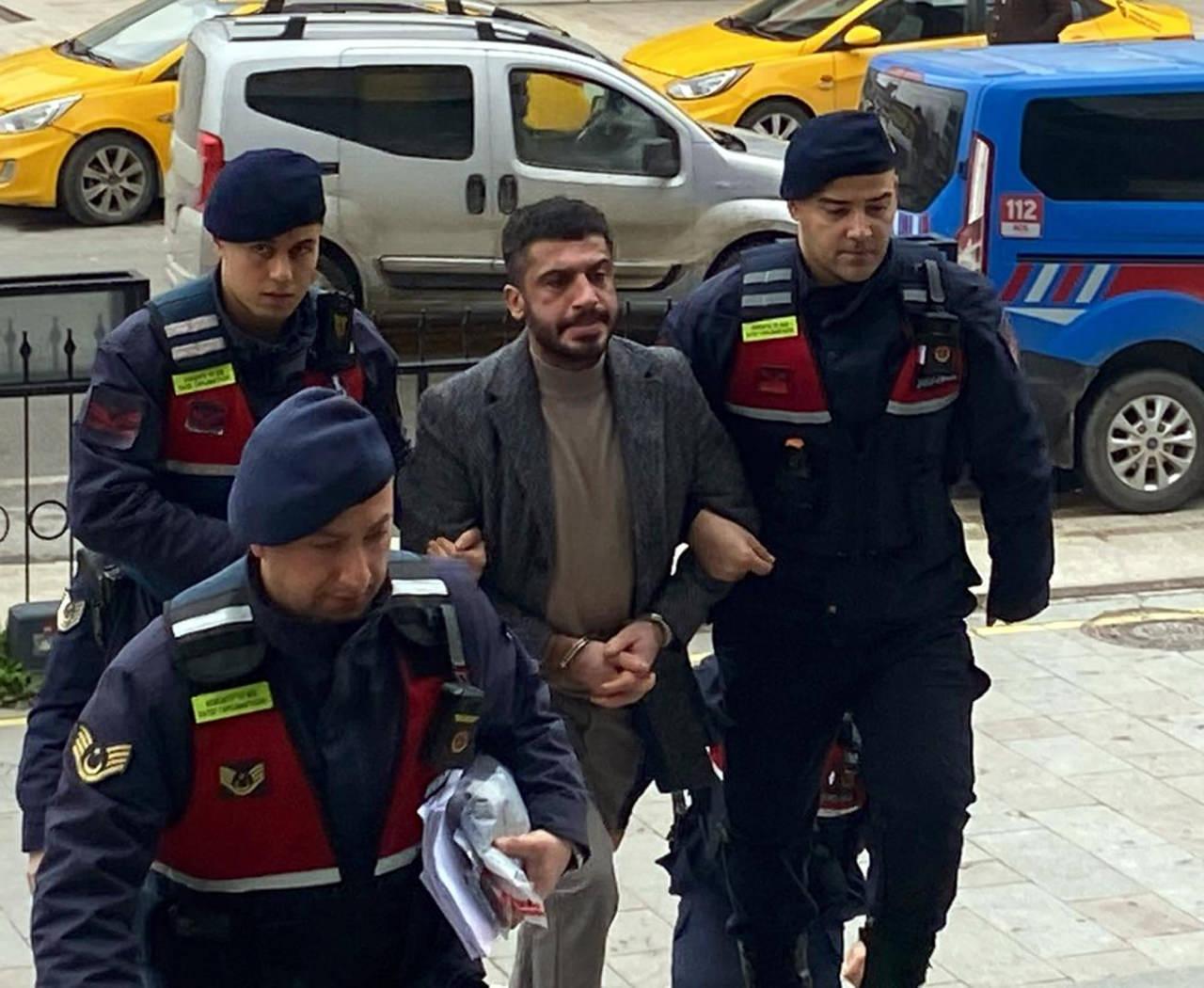 Vahap Öden (35) (ortada) tutuklandı