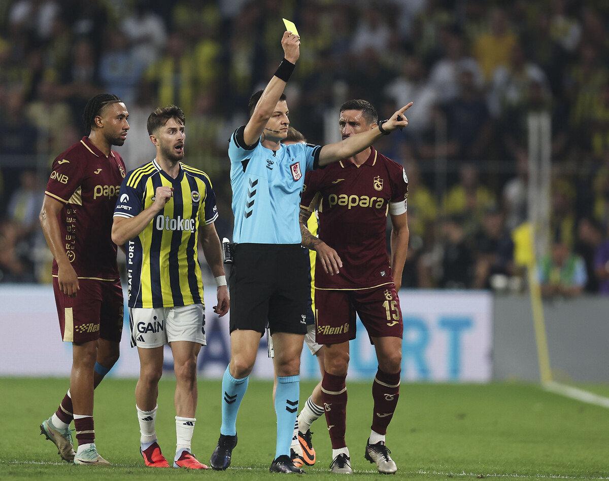 Süper Lig'in ilk yarısında Kadıköy'de oynanan Trabzonspor-Fenerbahçe maçı