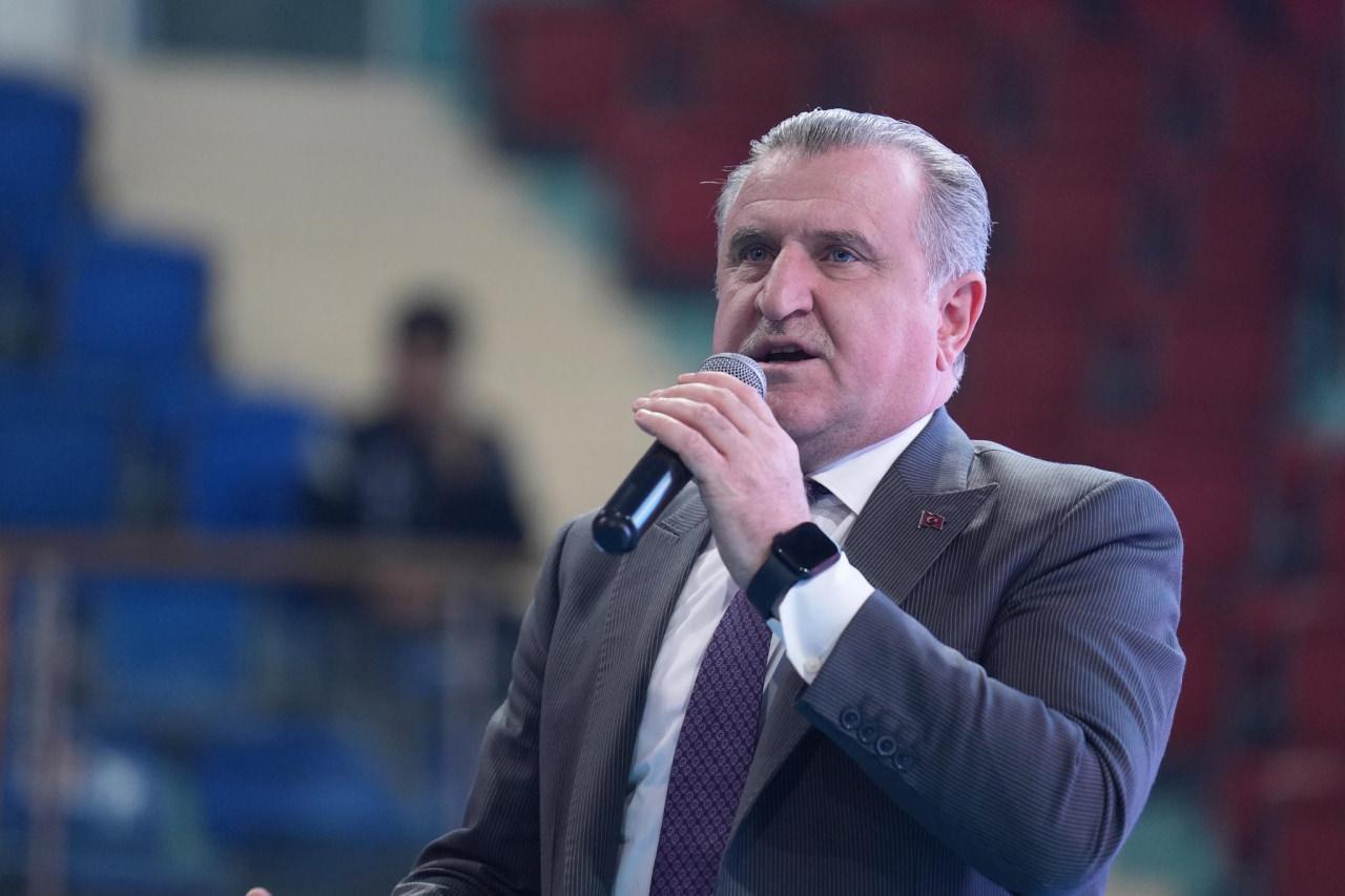 Gençlik ve Spor Bakanı Osman Aşkın Bak bir törende açıklama yaparken.