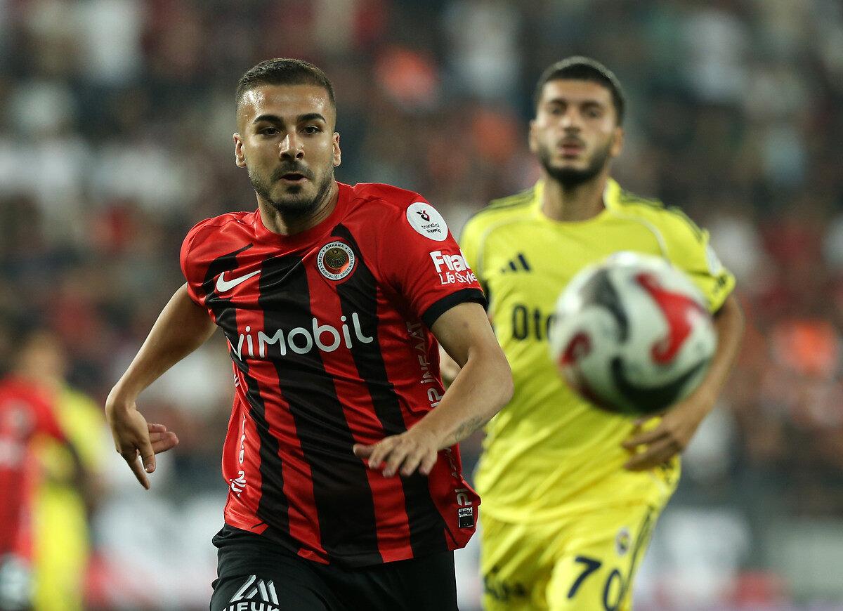 Süper Lig'in ilk yarısında Ankara'da oynanan Gençlerbirliği-Fenerbahçe karşılaşması