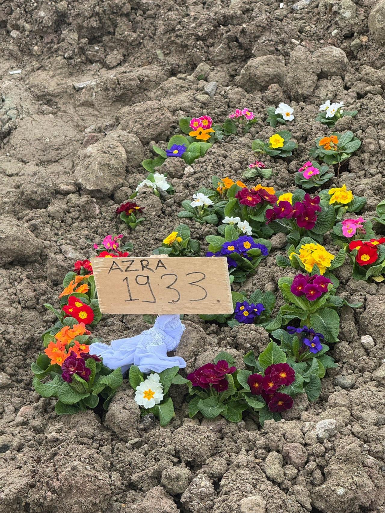 Azra Cengiz'in mezarlığı