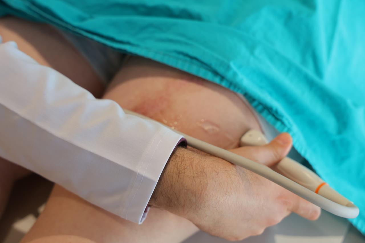 Gök'e, hem cerrahi hem de fizik tedavi uygulandı.