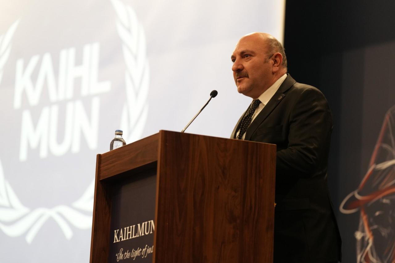 Kartal Kaymakamı Edip Çakıcı.