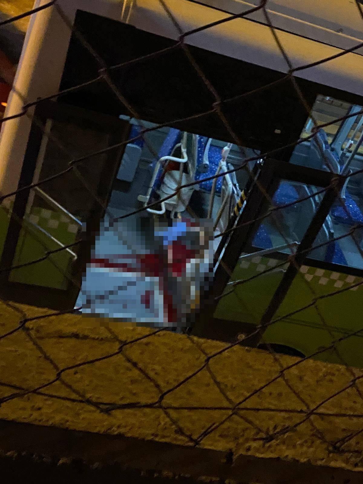 Kanlı saldırının gerçekleştiği halk otobüsü.