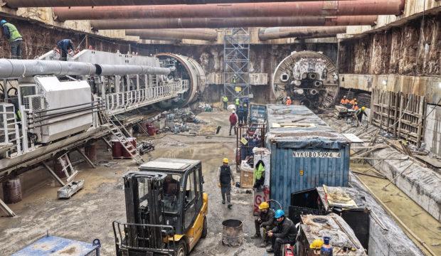 K&ouml;rfezray projesinde vites y&uuml;kseldi: 4 "dev k&ouml;stebek" aynı anda kazıyor