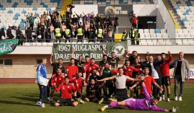 Kritik ma&ccedil;ta zafer 90+6'da geldi! Ma&ccedil; eksiğiyle lider olup şampiyonluk kapısını araladılar