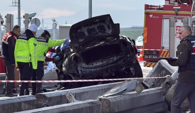  Kuzey Marmara'da korkun&ccedil; kaza! Bariyerlere &ccedil;arptı alev aldı, s&uuml;r&uuml;c&uuml; hayatını kaybetti