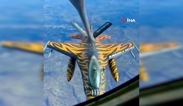 NATO paylaştı: T&uuml;rk F-16'sından havada yakıt ikmali
