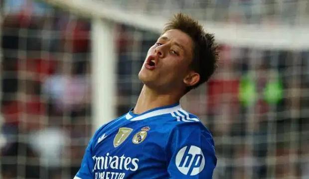 Real Madrid efsanesinden sert eleştiri! Arda G&uuml;ler'i adeta topa tuttu