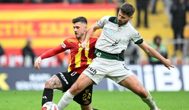 Kocaeli deplasmanda g&uuml;ld&uuml;! Rakibini ateşe attı