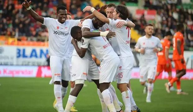 S&uuml;per Lig'in eski yıldızı bakan yardımcısı oldu