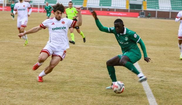 TFF 1. Lig'de &uuml;st sıralara g&ouml;z&uuml;n&uuml; diken kul&uuml;p evinde ağır yaralı