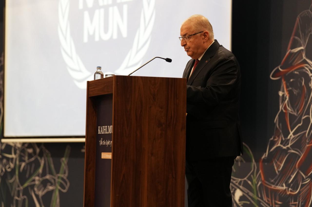Milli Savunma Bakanı Güler, konferansa konuşma yaptı.