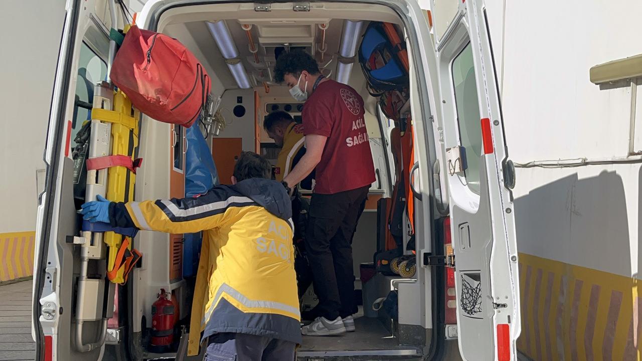 Erdoğan H. ambulans ile hastaneye kaldırıldı. 