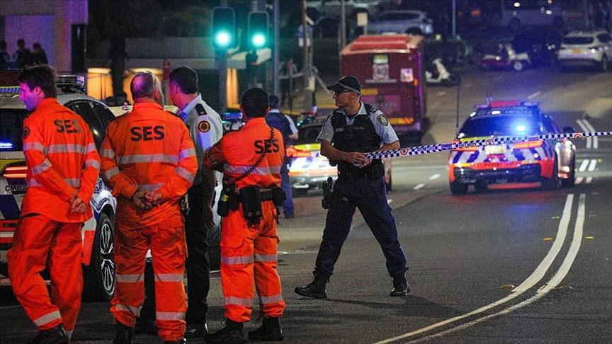 Sydney'deki Bondi Plajı'nda 14 Aralık'ta silahlı saldırı düzenlenmişti. Polis, 15 kişinin hayatını kaybettiği ve 42 kişinin yaralandığı silahlı saldırıda, saldırganların baba-oğul olduğunu açıklamıştı.