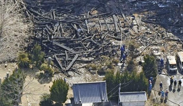 Japonya'da tapınakta yangın! 2'si &ccedil;ocuk 5 kişi hayatını kaybetti