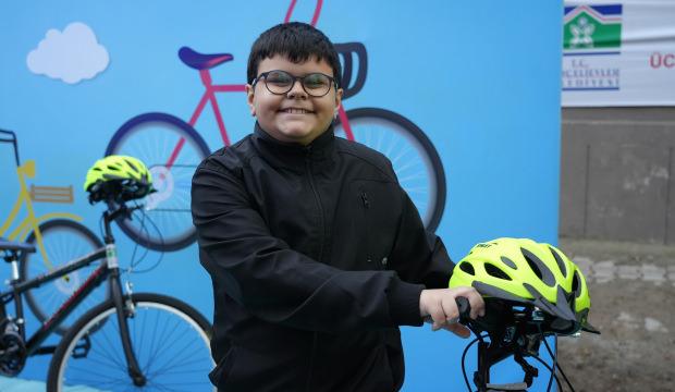 Bah&ccedil;elievler Belediyesi, Bisiklet &Ccedil;ekilişi ve Dağıtım T&ouml;reni'nin 38'incisini d&uuml;zenledi