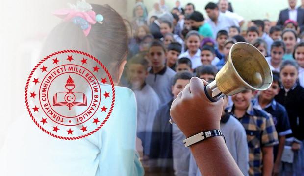 Bakan Tekin duyurdu! Ara tatil kalkacak mı? MEB harekete ge&ccedil;ti! Tatiller de birleşiyor...