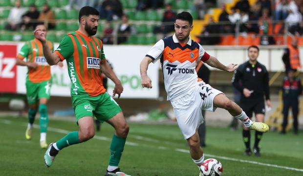 Başakşehir, Alanya'da 3 puanı ilk yarıda kaptı