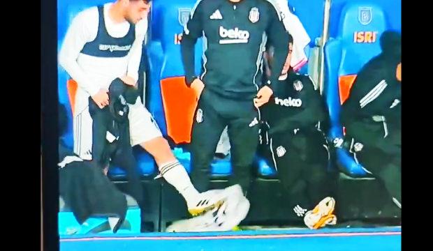 Beşiktaş formasını tekmelemişti: Kartal Kayra Yılmaz'dan &ouml;z&uuml;r paylaşımı