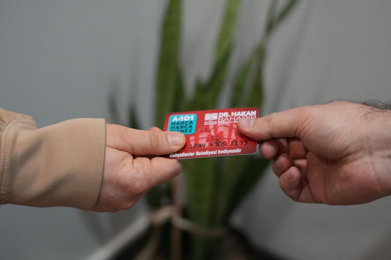 Ramazan ayı kapsamında 33 bin aileye erzak kolisi ve market kartı desteği sağlanacak.