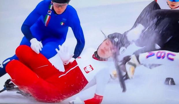 Dehşet anları: Polonyalı sporcunun y&uuml;z&uuml; paten bı&ccedil;ağıyla kesildi