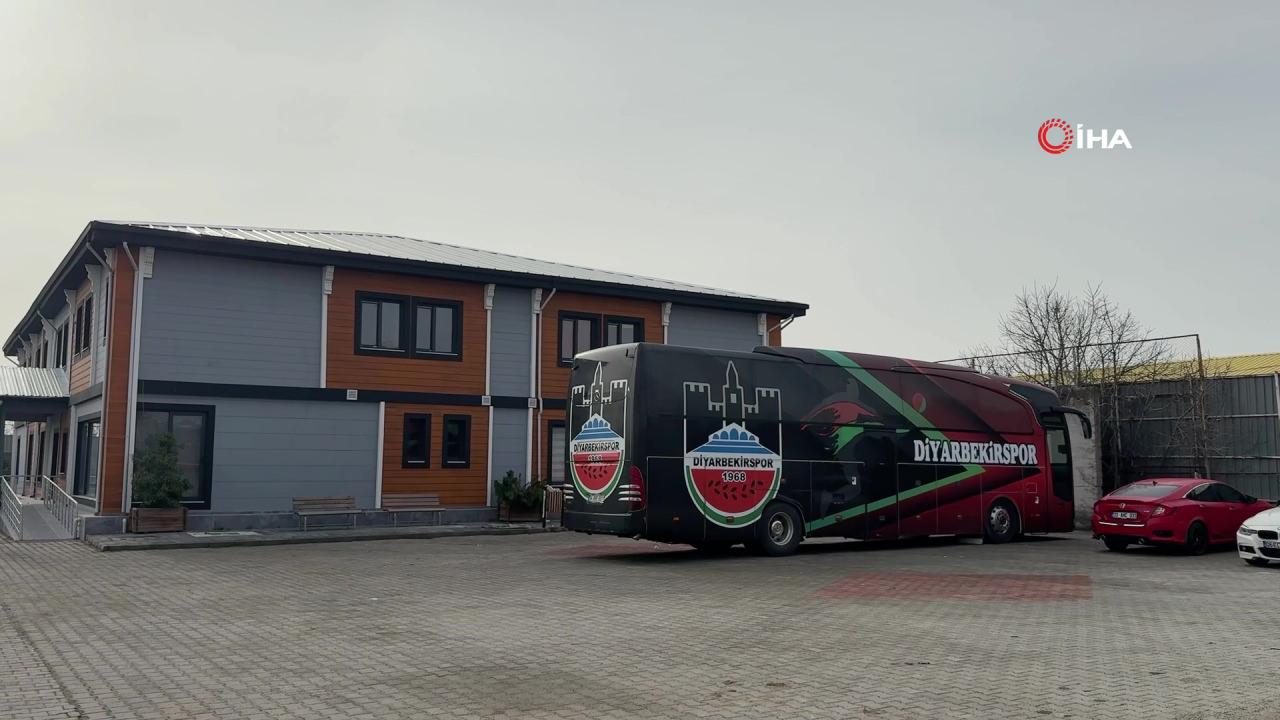 Soruşturma kapsamında el konulan Diyarbekirspor'un kulüp binası ve tesisi görüntülendi.