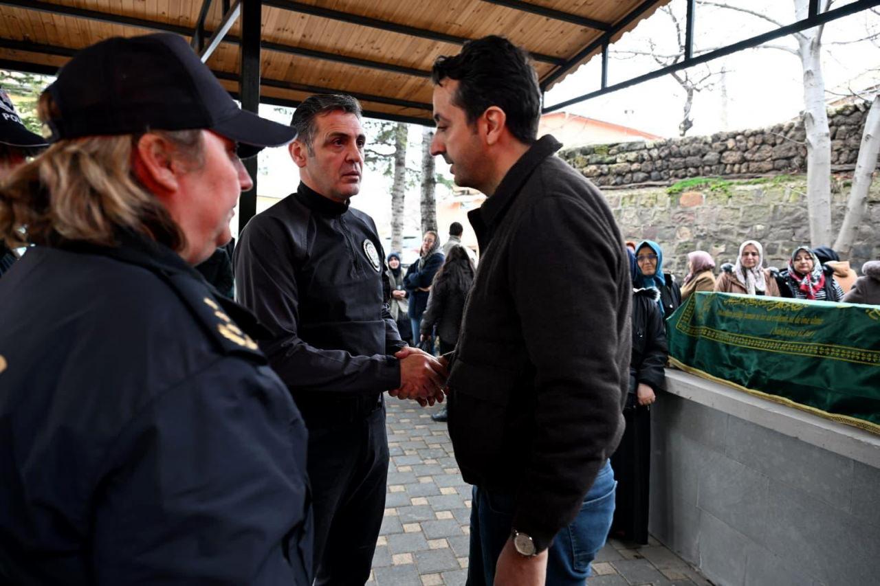 Cenaze törenine Kayseri İl Emniyet Müdürü Atanur Aydın da katıldı.