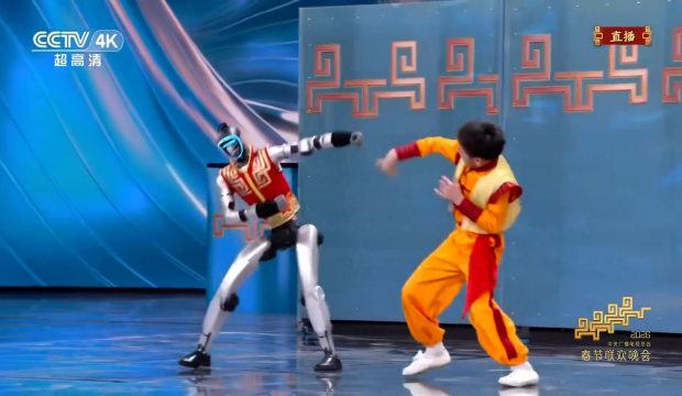 &Ccedil;inli robotlar kungfu ustalarına meydan okudu