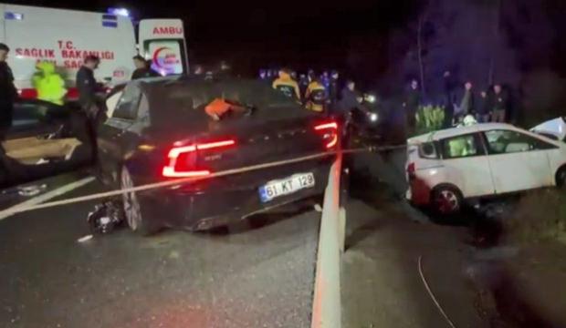 İstanbul'da feci kaza: &Ouml;l&uuml; ve yaralılar var