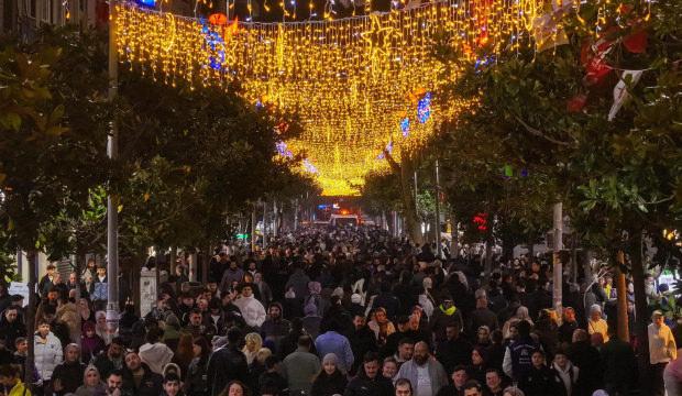 İstiklal Caddesi değil, Esenler! Vatandaş akın etti
