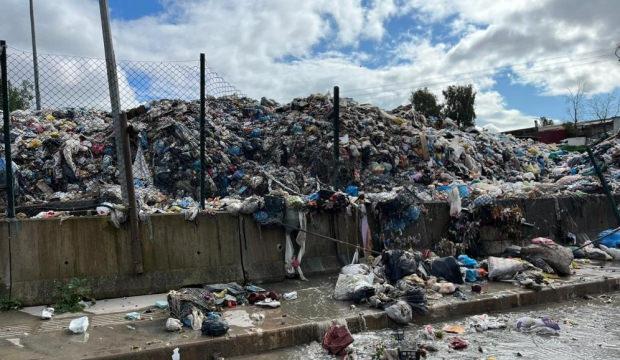İzmir'i &ccedil;&ouml;p suyu bastı: Buca halkı &ccedil;ileden &ccedil;ıktı: Bununla gurur duyuyorlar