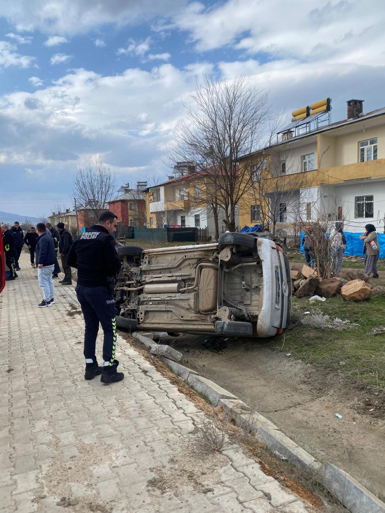 Olay yerine çok sayıda ekip sevk edildi. 