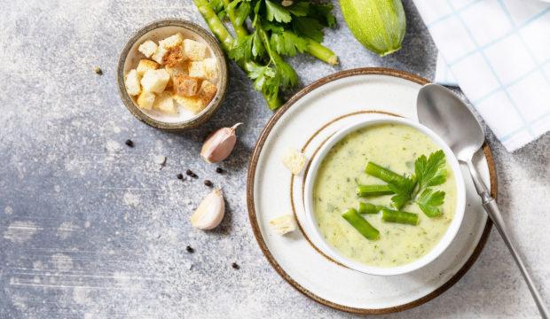 Soğuk g&uuml;nlere birebir: Kabak &ccedil;orbası tarifi