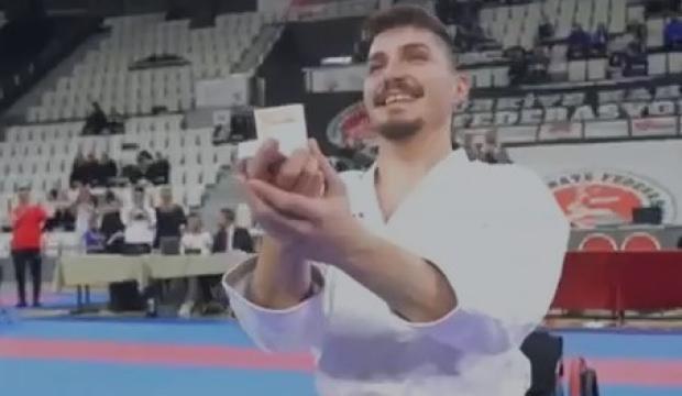 Tatamide altın madalya ve &ldquo;Evet&rdquo;: T&uuml;rkiye Şampiyonası&rsquo;na damga vuran evlilik teklifi