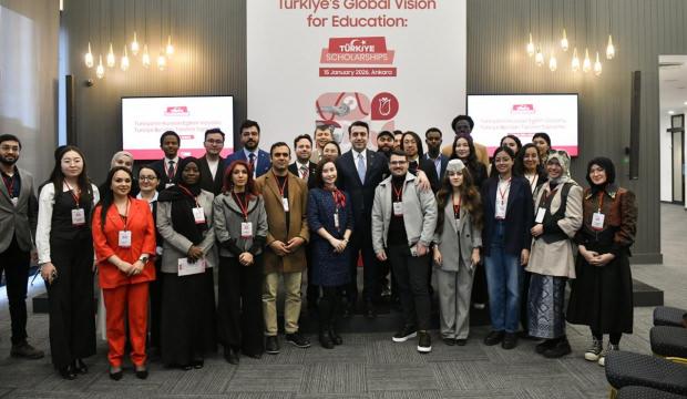 200 bin gen&ccedil; T&uuml;rkiye Bursları'nı istedi: 2026'da rekor başvuru