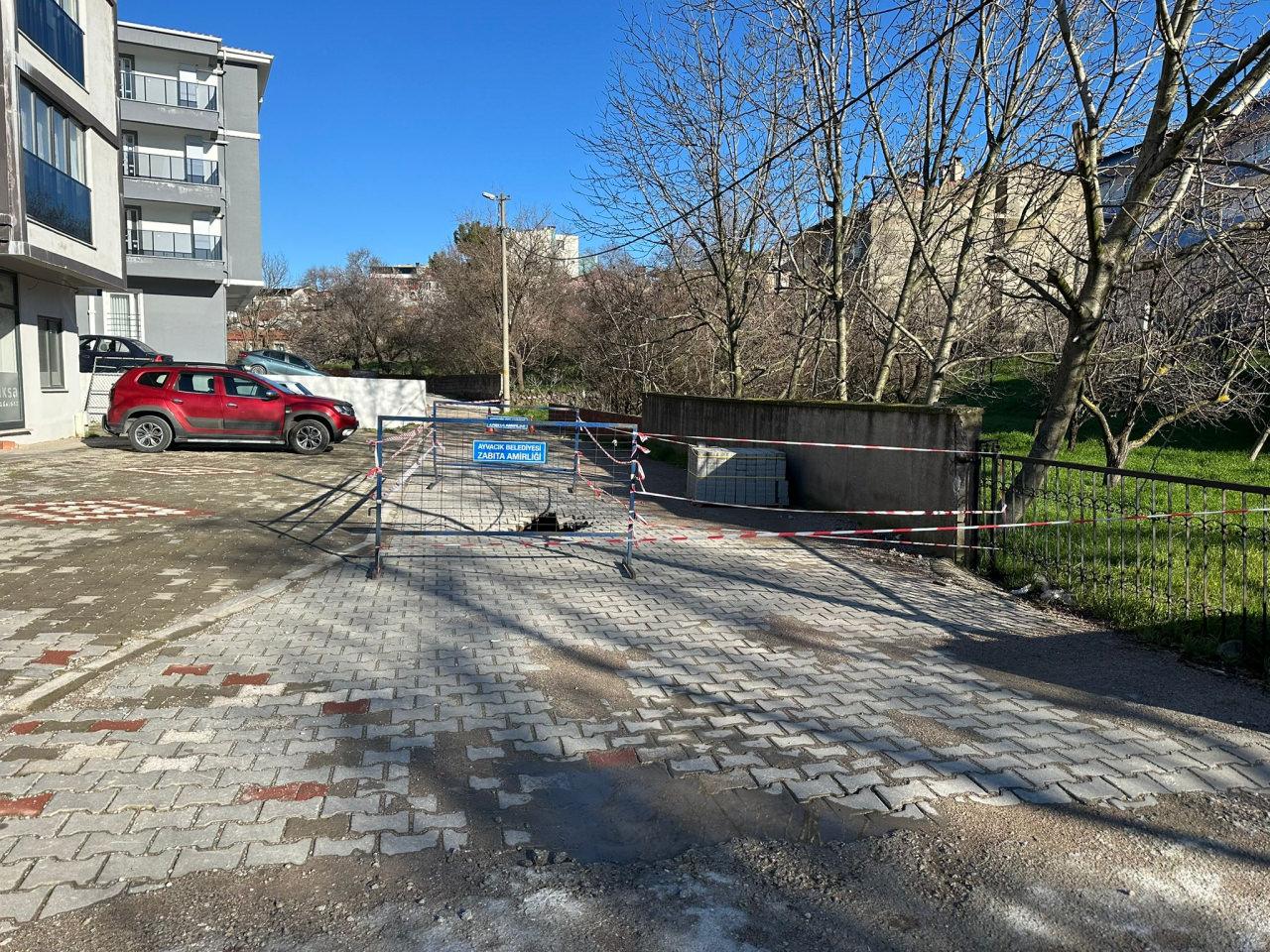 İki metre derinliğinde çukurun oluştuğu olay yeri.