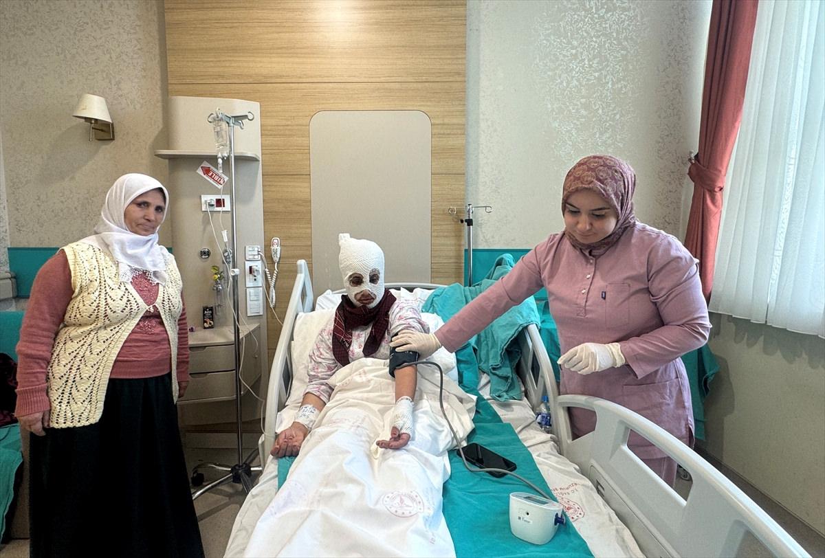 Talihsiz kadın, hastanede tedavi altına alındı. 