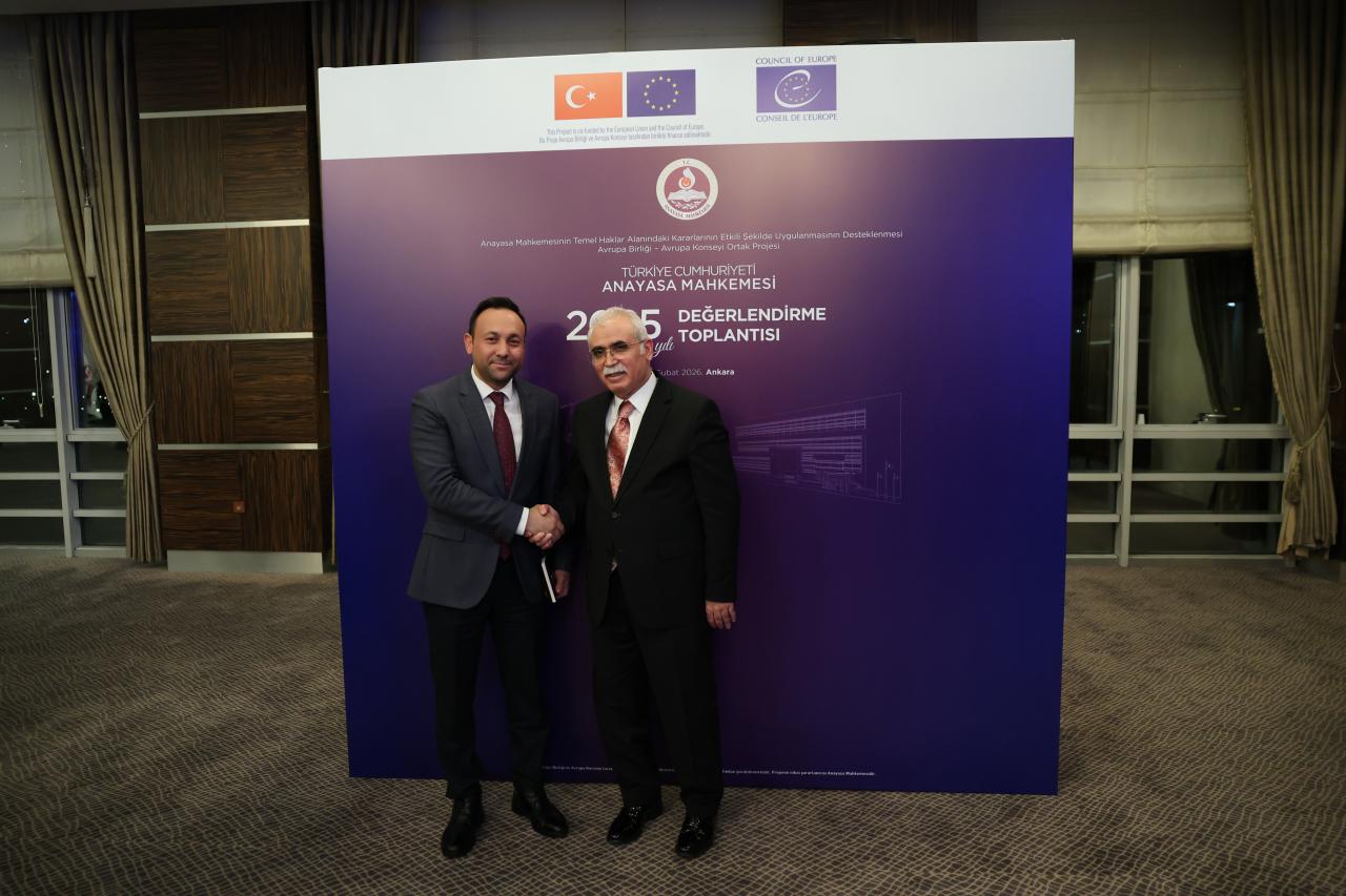 Türkgün Gazetesi Ankara Temsilcisi Kadir Yıldız ve Anayasa Mahkemesi Başkanı Kadir Özkaya