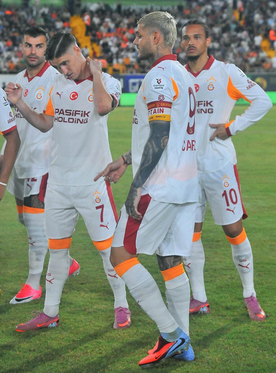 Sezonun ilk yarısında oynanan Alanyaspor - Galatasaray maçından bir görüntü.