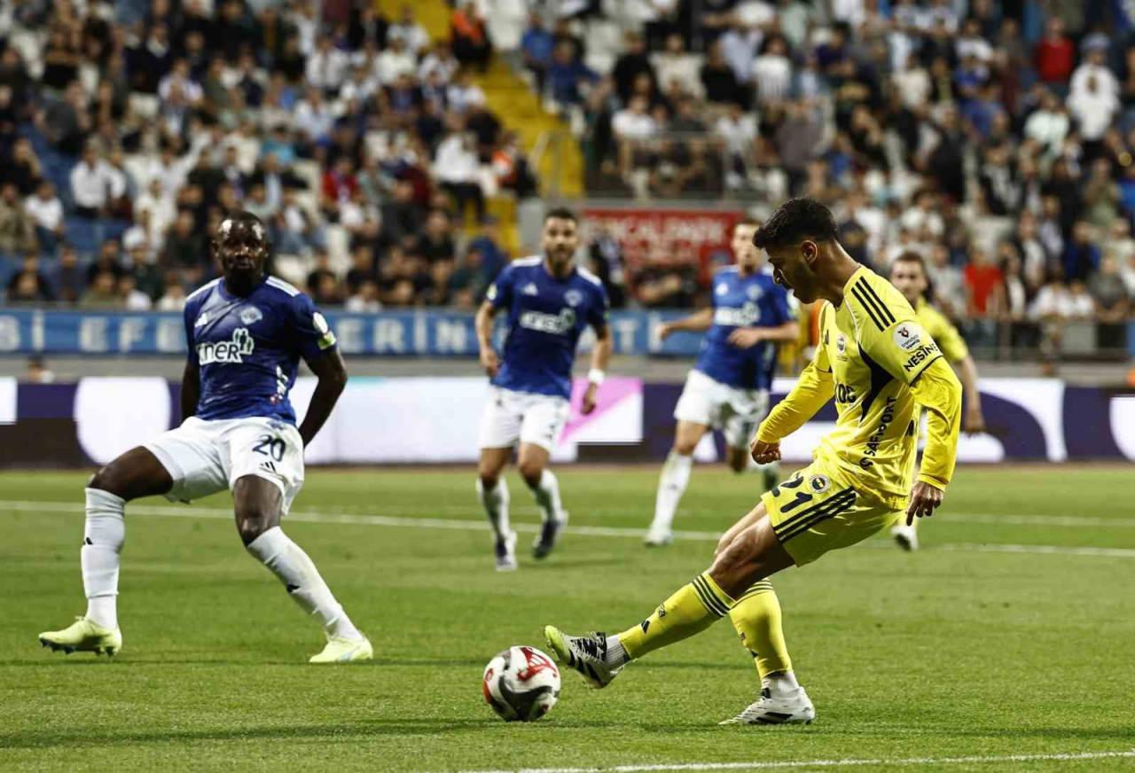 Fenerbahçe ile Kasımpaşa arasında sezonun ilk yarısında oynanan karşılaşma