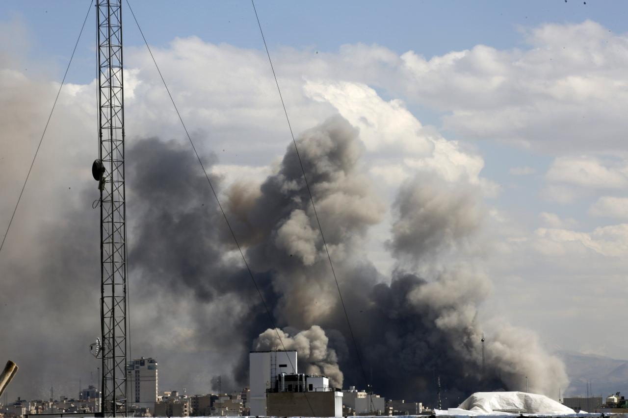 Tahran'a yapılan saldırılardan görüntü