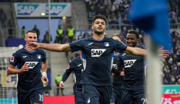 Devleri peşine takan Ozan Kabak'tan flaş hamle! Vatandaşlık i&ccedil;in başvuru yaptı