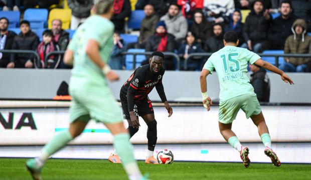 D&uuml;şme hattı i&ccedil;in kritik ma&ccedil;ta puanlar paylaşıldı!