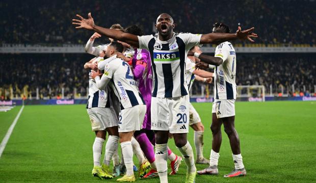 Fenerbah&ccedil;e kabusu yaşadı! 10 kişi Kasımpaşa 90+11'de puanı kaptı