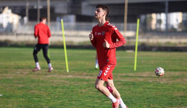 Fenerbah&ccedil;e'nin yeni transferi Adem Yeşilyurt'tan 'sosyal medya' itirafı